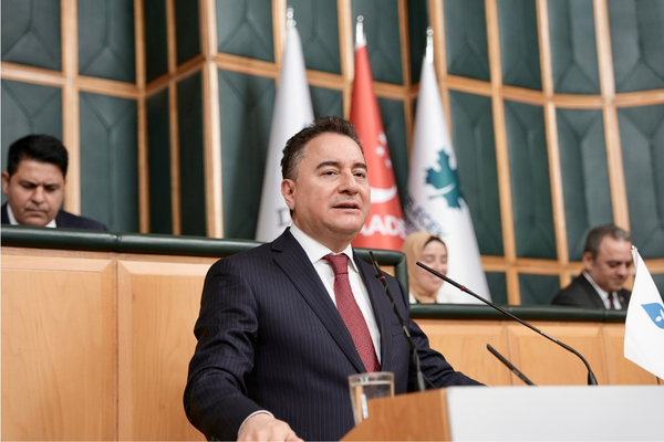 Babacan: Asgari ücrete zam yapmamak hak gaspıdır