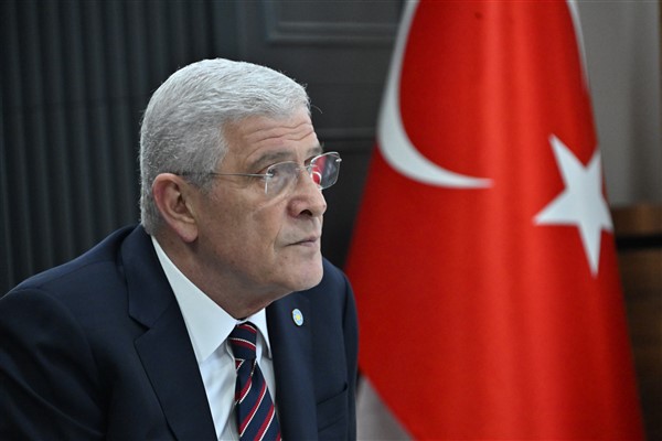 Dervişoğlu, gençlerle Atatürk’ün huzurunda buluştu