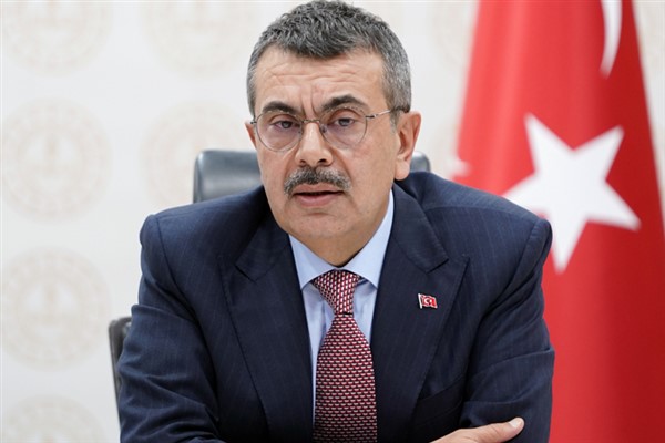 Bakan Tekin, gençlerle “Maarifin Kalbinde Gençlik Buluşması”nda bir araya geldi