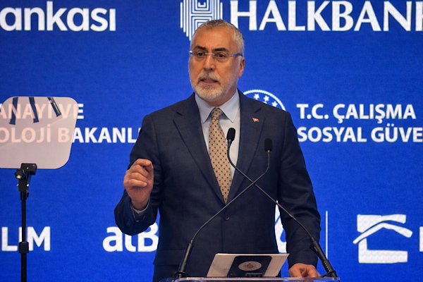 Işıkhan: Tüm kabin memurlarımıza emekleri için teşekkür ediyorum