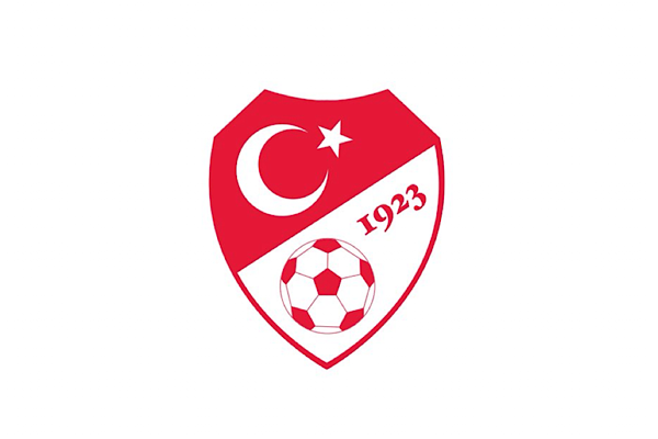 Trabzonspor U19 Takımı şampiyonluk kupasını aldı