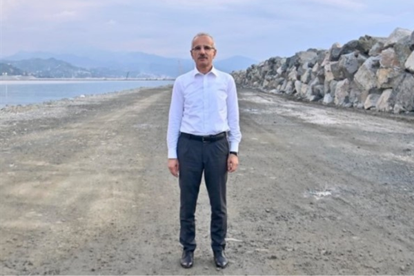Bakan Uraloğlu: Kahramanmaraş’ta yaraları sarmak için çalışmayı sürdürüyoruz