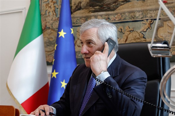 Tajani: “Grande Torino” gemisi Hürmüz Boğazı’nı geçti