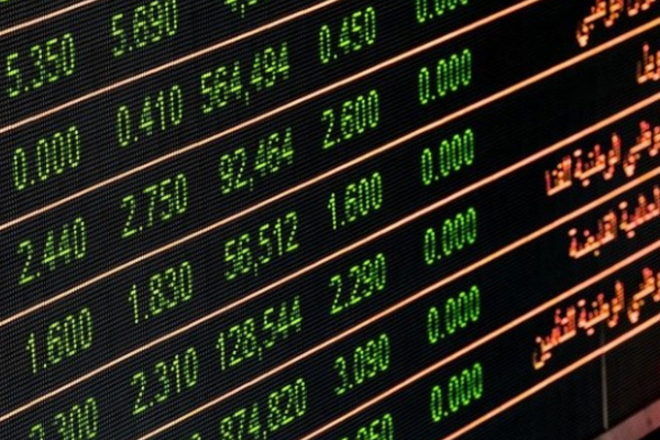 Küresel piyasalarda Hürmüz Boğazı’na ilişkin artan jeopolitik gerilim izleniyor