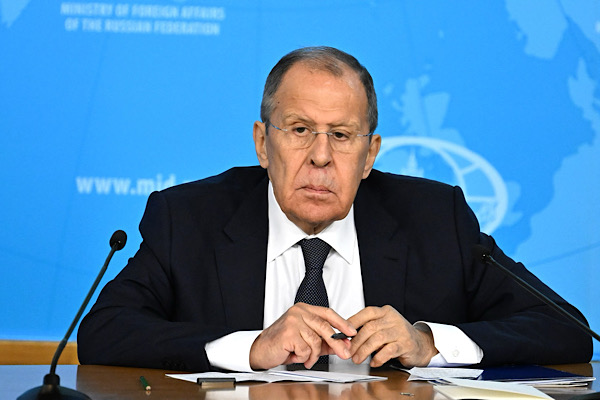 Lavrov: Bölgesel güvenlik konularında yakın iş birliği konusunda anlaştık